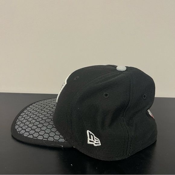 Las Vegas Raiders New Era Hat fitted medium/large black gray bill 39thirty Cap - Picture 2 of 6